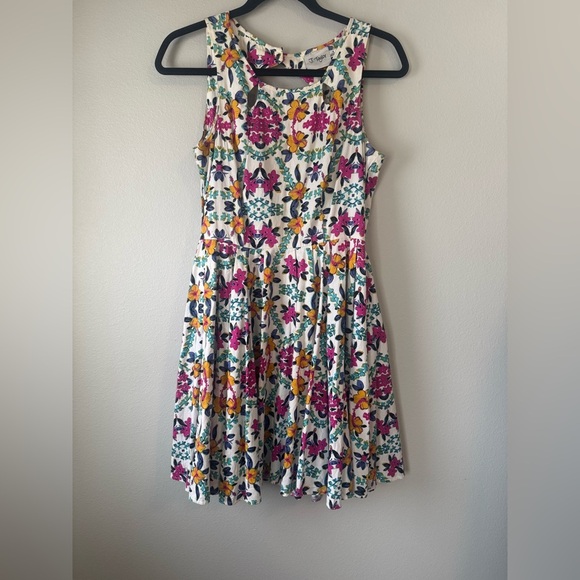J Taylor Dresses & Skirts - J. Taylor Floral 100% Cotton Dress
